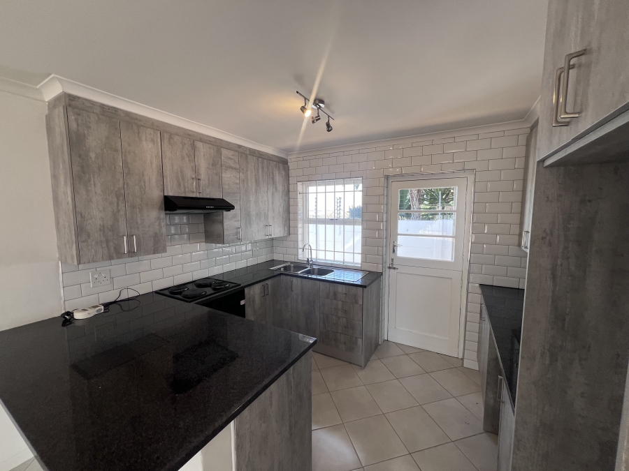 To Let 2 Bedroom Property for Rent in Flamingo Vlei Western Cape